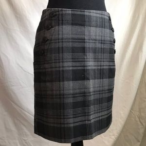 Size 0 GAP Plaid Gray Skirt w/Sailor Button Detail